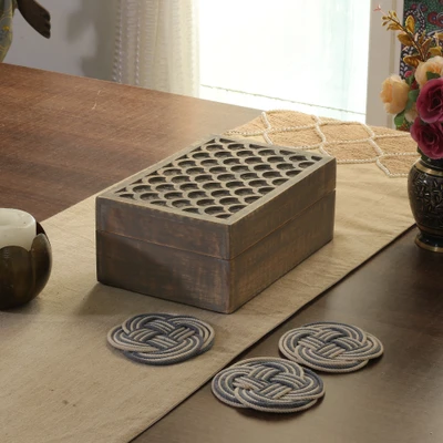 Mango wood box, 'Scallop Secrets' (large) - Sea-Themed Hand-Carved Large-Sized Scallop Mango Wood Box
