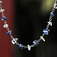 Quarz- und Sodalith-Halskette, „Blue Sky“ – Quarz- und Sodalith-Halskette