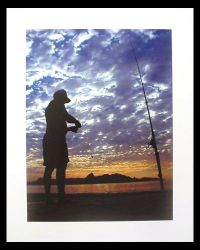 'Angler' - Fotografía en color firmada de un pescador brasileño