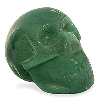 Green quartz statuette, 'Green Skull' - Green quartz statuette