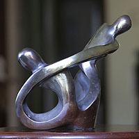 Escultura de bronce, 'Madre e hija' - Escultura de bronce abstracta brasileña
