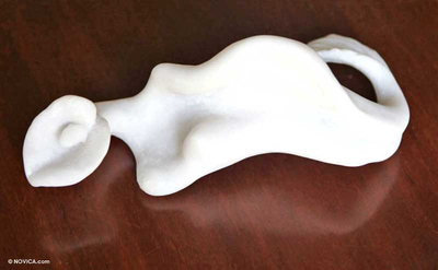 Marble resin statuette, 'Woman Flower' - Marble resin statuette