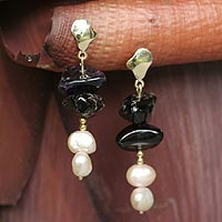 Pendientes colgantes de oro y perlas, 'Amethyst Harmony' - Pendientes colgantes de oro y perlas