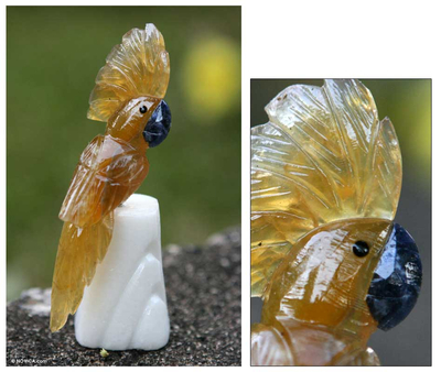 Fluorite and calcite statuette, 'Perky Cockatoo' - Fluorite and calcite statuette