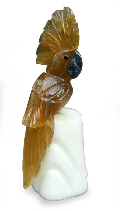 Fluorite and calcite statuette, 'Perky Cockatoo' - Fluorite and calcite statuette