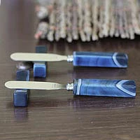 Agate spreader knives and rests, 'Sapphire Blue Deli' (pair) - Pair of Handcrafted Agate Spreader Knives