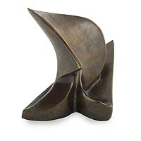 Bronzeskulptur „Segelboot im Wind“ – signierte kubistische Bronzeskulptur