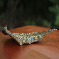 Bronze figurine, Large Almond Leaf