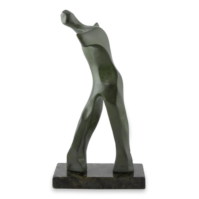 Harz-Skulptur, „Männlicher Tänzer“. - Moderne abstrakte Kunstharztanz-Thema-Skulptur in Brasilien signiert