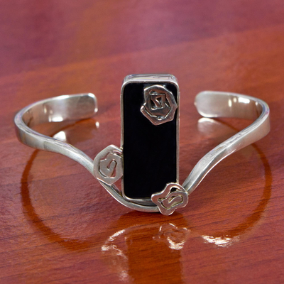 Onyx flower cuff bracelet, 'Roses from Rio' - Floral Jewellery Sterling Silver and Black Agate Cuff Bracelet