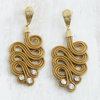 Vergoldete, goldene Gras-Baumelohrringe, 'Jalap?Grandeur Grandeur'. - Kunsthandwerklich gefertigte Ohrringe aus Goldgras und 18k Goldplatten