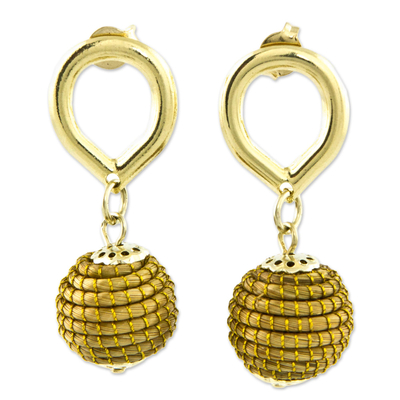 Juego de joyas de hierba dorada con acento en oro, 'Golden Planets' - Collar y pendientes de hierba dorada brasileños con detalles en oro de 18 quilates