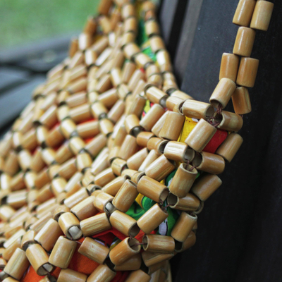 Bolso de hombro con detalles de bambú - Bolso de hombro floral con acento de bambú hecho a mano de Brasil