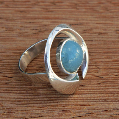 Aquamarine cocktail ring, 'Modern Ocean' - Aquamarine and Silver Modern Cocktail Ring from Brazil