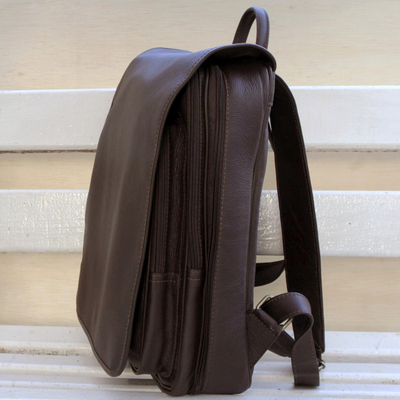 Lederrucksack - Handgefertigter, verstellbarer Rucksack aus Mahagoni-Leder aus Brasilien