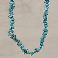 Perlenkette, „Turquoise Infatuation“ – handwerklich hergestellte rekonstituierte türkisfarbene Perlenkette