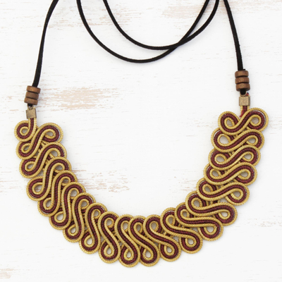 Vergoldete Halskette mit goldenem Grasanhänger - Goldene Gras-Statement-Halskette mit verstellbarer Kordel