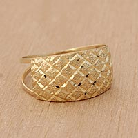 Gold cocktail ring, 'Gleaming Mesh' - Diamond Motif 10k Gold Cocktail Ring from Brazil