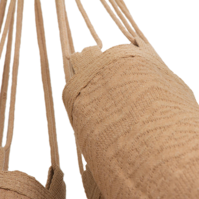 Hängematte aus Baumwolle, 'Romantic Couple' (doppelt) - Handgewebte doppelte Baumwollhängematte in Tan aus Brasilien