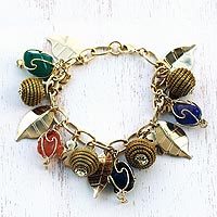 Pulsera con dijes de ágata y hierba dorada bañada en oro - Pulsera Charm Bañada en Oro con Ágatas y Hierba Dorada