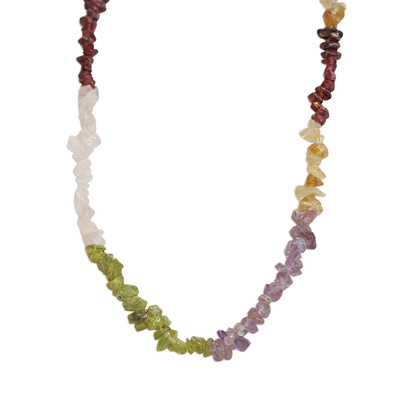 Perlenkette mit mehreren Edelsteinen - Lange Perlenkette mit mehreren Edelsteinen, hergestellt in Brasilien