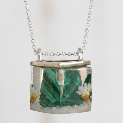Halskette mit Malachit-Anhänger - Malachit- und Naturblumen-Anhänger-Halskette aus Brasilien