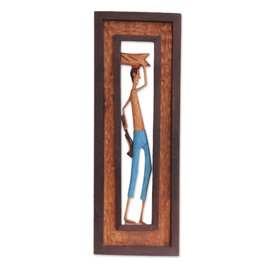 Panel en relieve de madera - Panel en relieve de madera tallada a mano de un trabajador brasileño