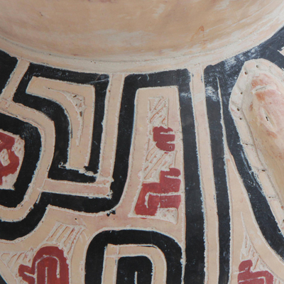 Dekorative Vase aus Keramik, 'Marajoara-Stil' (5,5 Zoll) - Handgefertigte Keramik-Dekorvase aus Brasilien (5,5 in.)