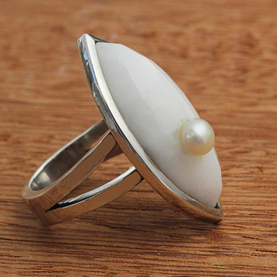 Agate and cultured pearl cocktail ring, 'White Eye' - White Agate and Cultured Pearl Cocktail Ring from Brazil