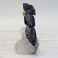 Sodalith- und Quarzfigur, „Blauer Kakadu“