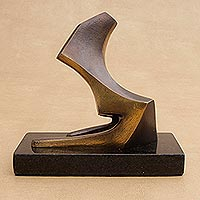 Escultura de bronce, 'Solitario' - Escultura abstracta de bellas artes firmada de Brasil