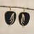 Pendientes colgantes de ágata con detalles dorados - Aretes colgantes con motivo de plumas de oro de 18 quilates y ágata negra