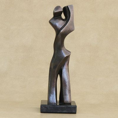 Bronzeskulptur - Moderne Bronzeskulptur von Mutter und Kind auf Granitsockel