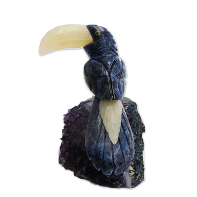 Sodalith- und Amethyst-Edelstein-Figur, 'Blauer Tukan' - Sodalith und Amethyst Edelstein Figur aus Brasilien