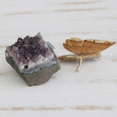 Figura de piedras preciosas de jaspe y amatista. - Figura de mariposa con piedras preciosas de jaspe y amatista de Brasil