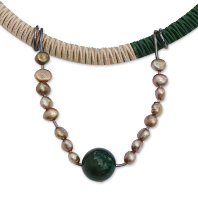 Collar con colgante de ágata y perlas cultivadas - Collar con colgante de ágata verde y perlas cultivadas en oro