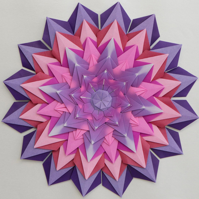 Wandkunst aus Papier - Lila Origami-Papier-Mandala-Wandkunst aus Brasilien