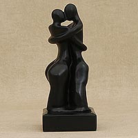 Resin sculpture, The Hot Kiss