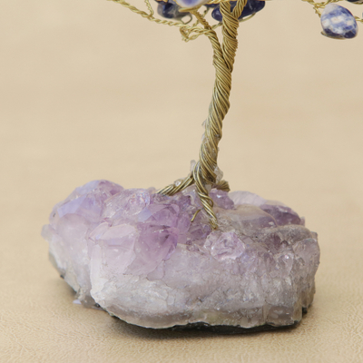 Árbol de piedras preciosas de sodalita - Árbol de piedras preciosas de sodalita con base de amatista de Brasil