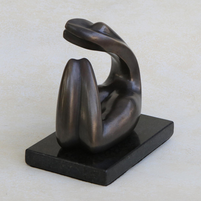 Bronzeskulptur „Sinnliche Frau III“ – Moderne sinnliche Bronzeskulptur einer Frau aus Brasilien