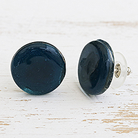 Pendientes de botón de vidrio fundido, 'Deep Reflection' - Pendientes de botón de poste de vidrio fundido azul celeste