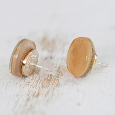 Knopf-Ohrringe aus geschmolzenem Glas, 'Silken Sand' - Beige Fused Glass Knopf-Ohrringe