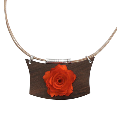Halskette mit Holzanhänger - Handgefertigte Halskette aus Holz und Naturfasern aus Brasilien