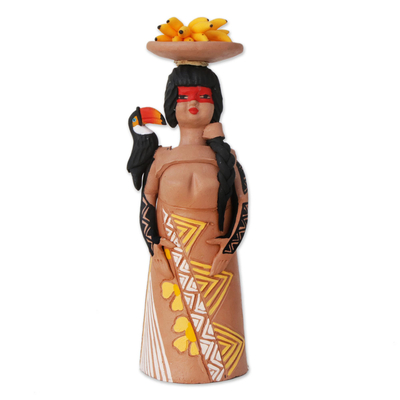 Keramik-Figur, 'Terena Frau mit Tukan'. - Handgefertigte Keramik-Figur einer brasilianischen Terena-Frau
