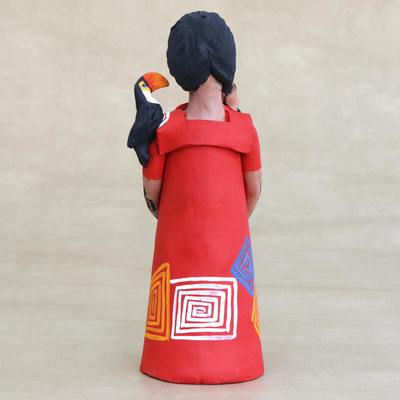 estatuilla de cerámica - Figura de Cerámica de Mujer Terena con Tucán de Brasil