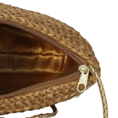 Golden grass shoulder bag, 'Woven Sunlight' - Handcrafted Braided Golden Grass Shoulder Bag from Brazil