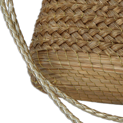 Golden grass shoulder bag, 'Woven Sunlight' - Handcrafted Braided Golden Grass Shoulder Bag from Brazil