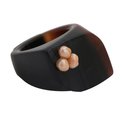 Agate and cultured pearl cocktail ring, 'Mesmerizing Trio' - Artisan Crafted Modern Agate and Peach Cultured Pearl Ring