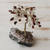 Granat- und Quarz-Mini-Edelsteinbaum, 'Feuer und Eis'. - Brasilianische Mini-Edelstein-Baumskulptur aus Quarz und Granat