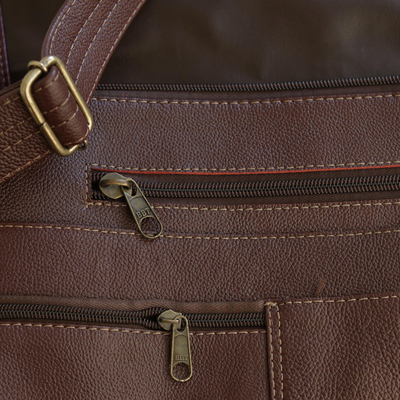 Leather messenger bag, 'Universal in Maroon' - Unisex Maroon Leather Messenger Bag from Brazil